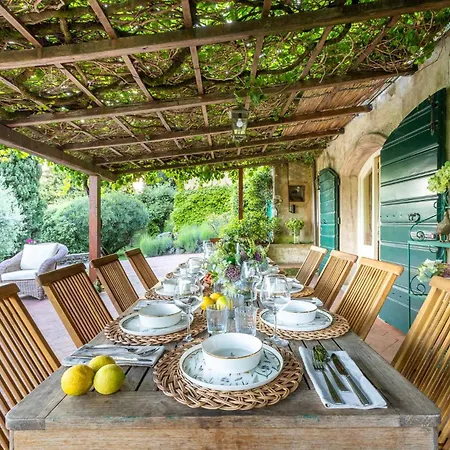 Morello Villa Lucques